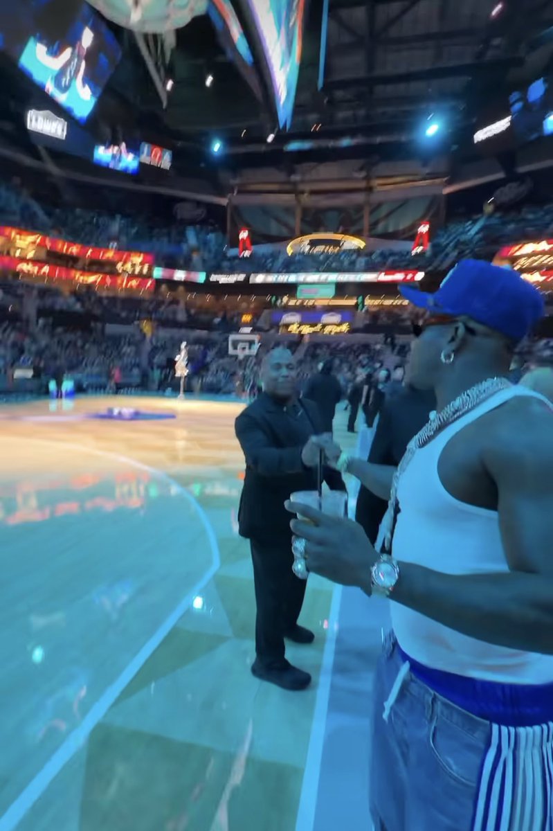 Charlotte Paparazzi tweet media