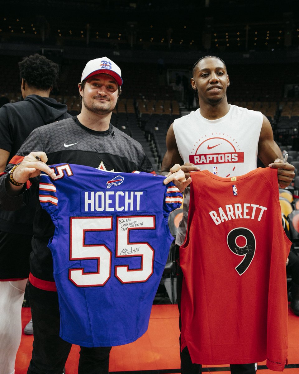 Raptors's tweet photo. It was a Canadian link-up last night 🇨🇦 RJ Barrett 🤝 Michael Hoecht https://t.co/zo4nfsPIFs