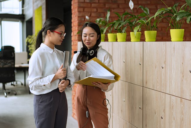 universalcontr4's tweet photo. Looking for ways to make your upcoming commercial refurbishment as eco-friendly as possible? 

Find out everything you need to know in this article. 
https://t.co/GbT4RLqplB https://t.co/sOyA2cQzGk