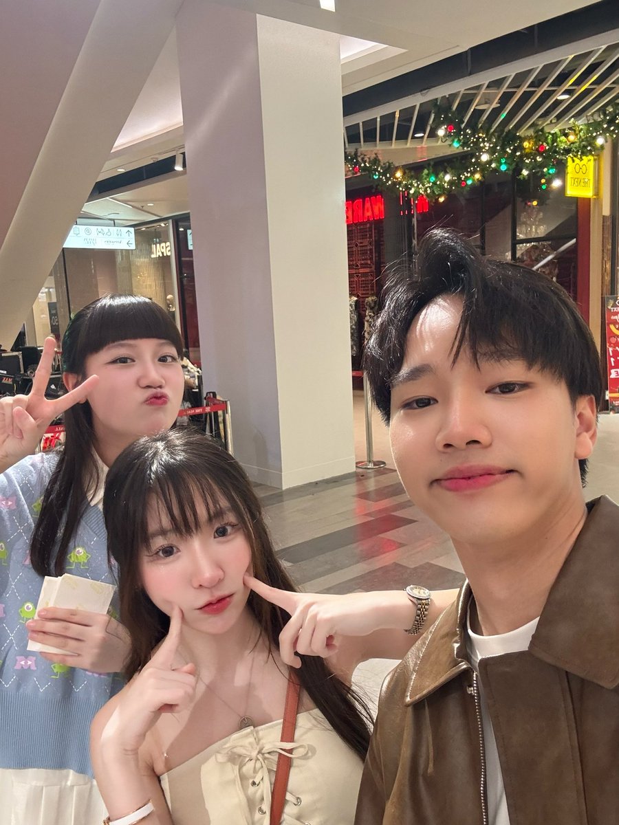 เคลียร์รูปละเจอ🐽💗🥓 

น่าจะวงที่บังเอิญได้ไปดูบ่อยที่สุดด ละก้น่าจะเป็นวงที่บังเอิญเอาเพลงมาร้องเยอะที่สุด (ที่ลง🥹) ชอบแหละ~🫶🏻

แอบแปะเผื่อใครยังไม่เคยได้ฟังค่ะ 🤏🏻
instagram.com/reel/DFEuQHYSx…

instagram.com/reel/C6K1eVjSt…

instagram.com/reel/CxCemRURq…

#angiepeachyou #seriousbacon