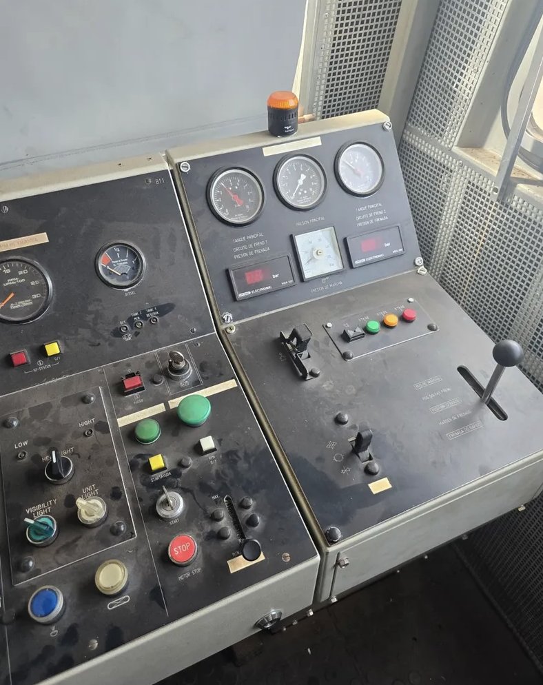 RailTrader_'s tweet photo. PLASSER THEURER SSP 203 RAILROAD BALLAST REGULATOR SURFACING MACHINE 2022 COMPLETE REBUILD

-Inquire for pricing

https://t.co/w2ldD92cNa https://t.co/X4zJjv6eG6