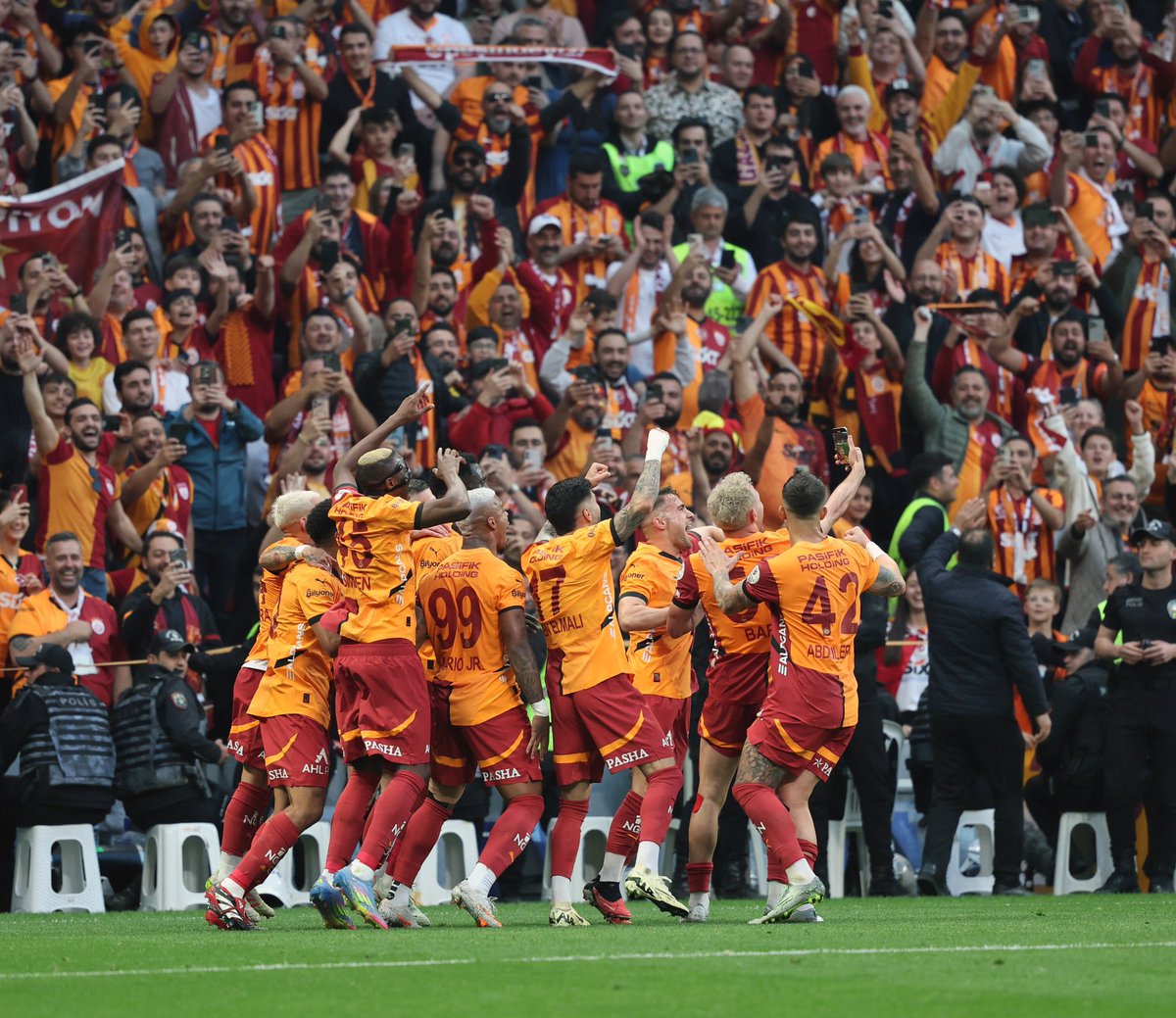 Club Regista tweet media