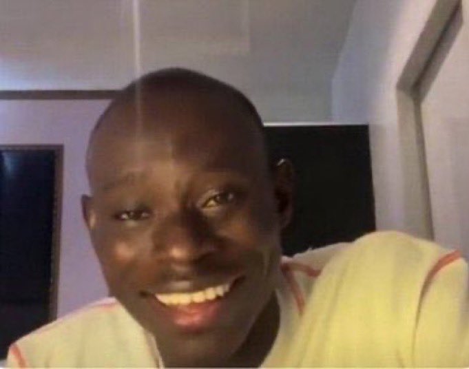 This girl dey think say I wan knack her cos of the way I dey engage her
No fear, that's just how I am