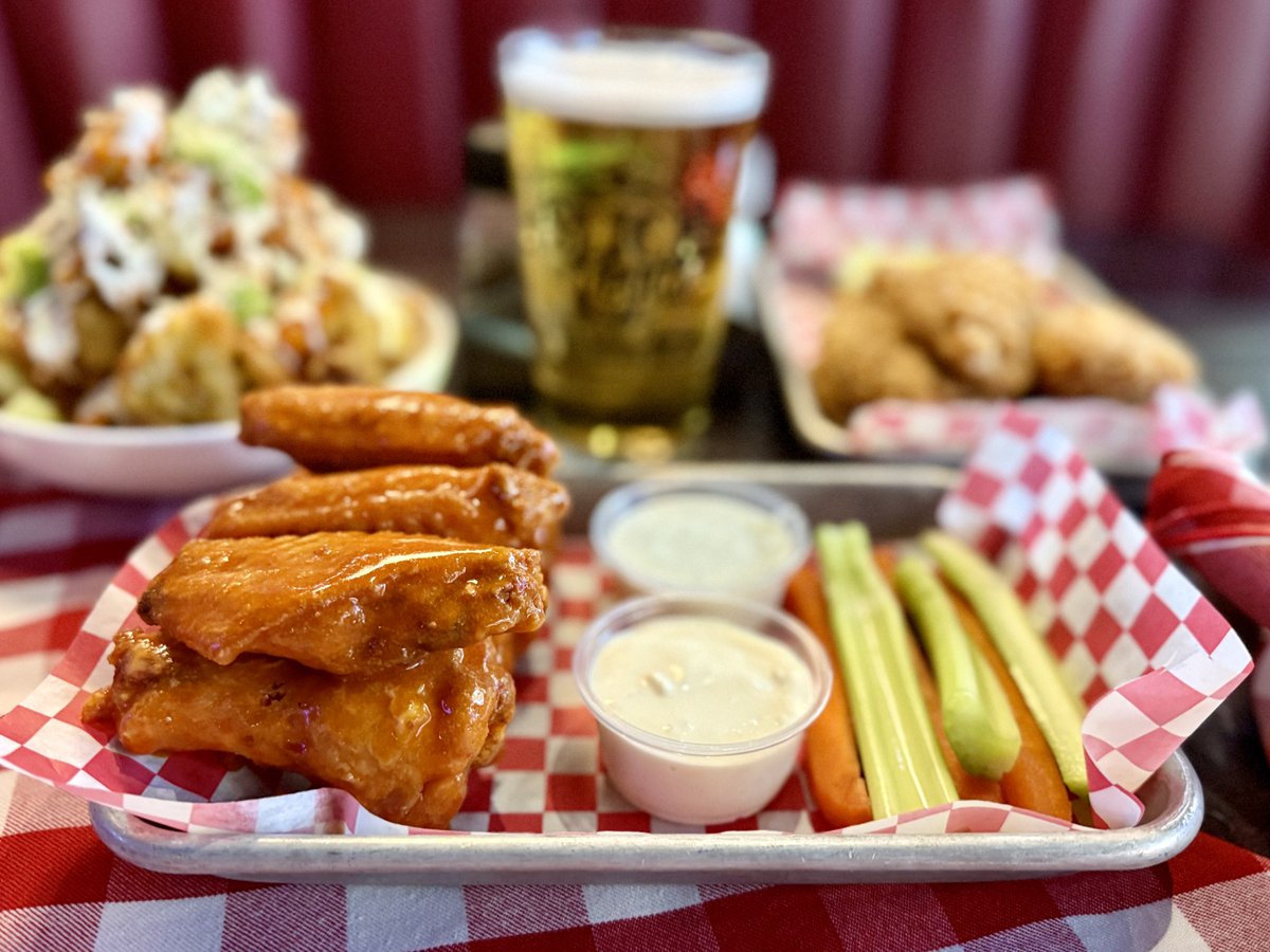 Slice of Vegas Pizza tweet media