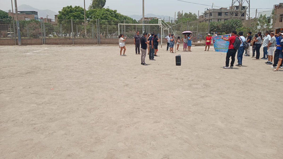 Ugel4's tweet photo. Buenas noticias para #PuentePiedra 📢

La IE N.° 5171 Túpac Amaru II amplía su terreno gracias a las gestiones de la UGEL 04. Este espacio, perteneciente al Ministerio de Educación, permitirá fortalecer la infraestructura de la I.E., seguimos trabajando por una educación segura. https://t.co/Ch6lLRT89Y