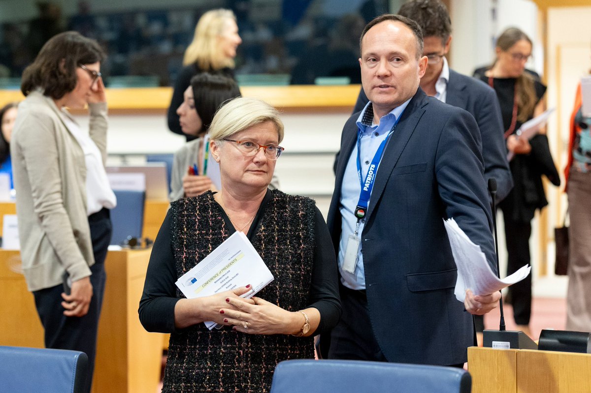 Kinga Gál tweet media