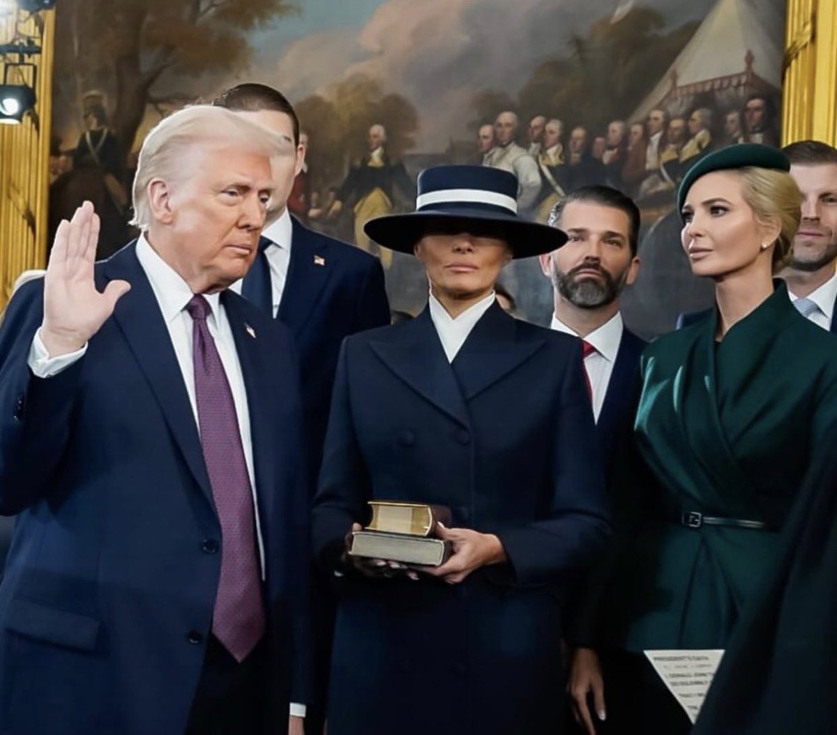 FTrump51432's tweet image. Standing behind my father as he takes the oath to serve our country once more surrounded by love, legacy, and unbreakable family bonds. Proud daughter, proud American. God bless the United States of America. 🇺🇸❤️ #Inauguration2025 #TrumpFamily #MAGA
