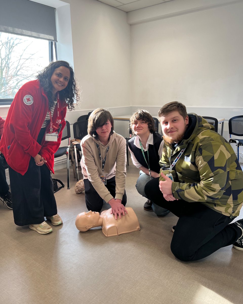 halesowencoll's tweet image. Huge thank you to Selini from the British Red Cross for visiting our Personal Growth &amp;amp; Wellbeing students earlier this week! 🙌

Students took part in an engaging and hands-on first aid workshop, gaining valuable skills.

#BritishRedCross #FirstAid