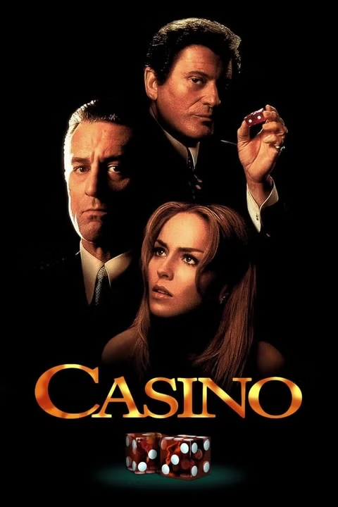 abnermsousa's tweet photo. Casino (1995), o clássico de Martin Scorsese estrelado por Robert De Niro, Joe Pesci e Sharon Stone, acaba de entrar no catálogo da Netflix.

Mais de 30 anos depois do lançamento, o filme continua sendo um dos retratos mais fascinantes já feitos sobre o submundo de Las Vegas — acompanhando Sam “Ace” Rothstein, um especialista em apostas enviado pela máfia para administrar um cassino, enquanto tudo ao redor dele começa lentamente a sair do controle.

Scorsese conduz a história como um grande épico criminal: ambição, poder, dinheiro, violência e relações completamente corroídas por interesse. E claro, com De Niro e Pesci entregando duas de suas performances mais marcantes, além de Sharon Stone em um papel que praticamente rouba o filme em vários momentos.

É aquele tipo de filme que muita gente revisita várias vezes ao longo dos anos — e por um bom motivo. A forma como Scorsese mistura narrativa, montagem e personagens faz com que Casino continue tão envolvente hoje quanto na época do lançamento.

Agora que chegou ao streaming, ficou ainda mais fácil revisitar esse clássico — ou finalmente descobrir por que tanta gente considera Casino um dos grandes filmes de máfia já feitos.