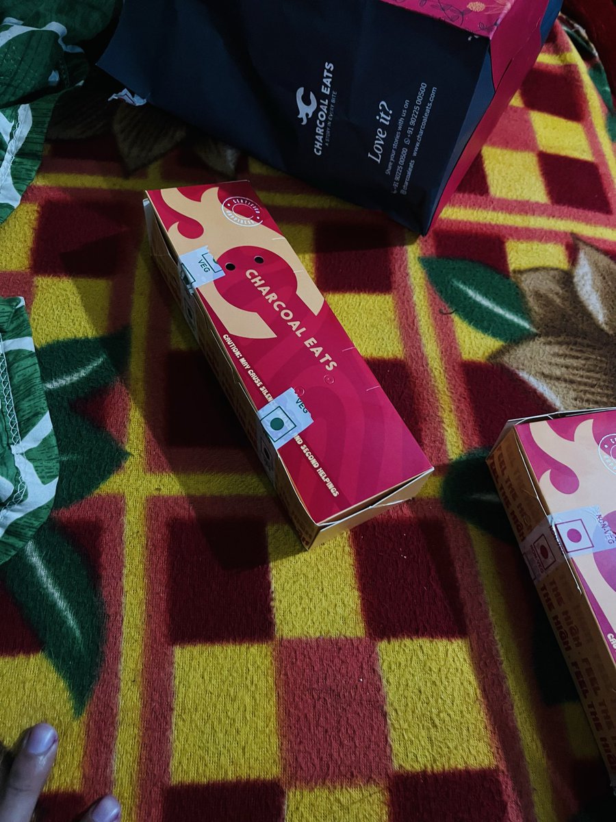 Nishantnc7's tweet photo. Extremely disappointed with @zomato @zomatocare 

Ordered 2veg rolls (incl.paneer) but received non-veg instead.Totally unacceptable!
On Holi, delivery already takes 50–60 mins and chat support is useless.This negligence is not okay
Order ID: 7857721522
#Zomato #CustomerComplaint https://t.co/iLB0RhjySR