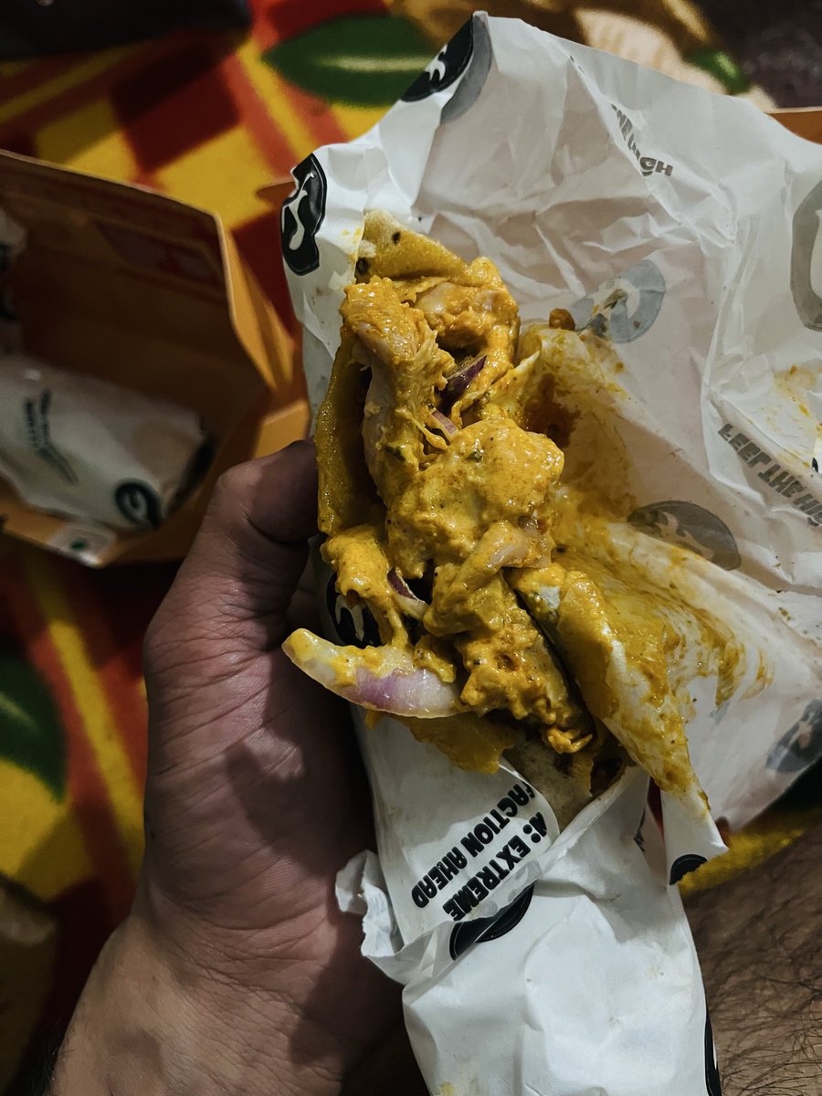 Nishantnc7's tweet photo. Extremely disappointed with @zomato @zomatocare 

Ordered 2veg rolls (incl.paneer) but received non-veg instead.Totally unacceptable!
On Holi, delivery already takes 50–60 mins and chat support is useless.This negligence is not okay
Order ID: 7857721522
#Zomato #CustomerComplaint https://t.co/iLB0RhjySR