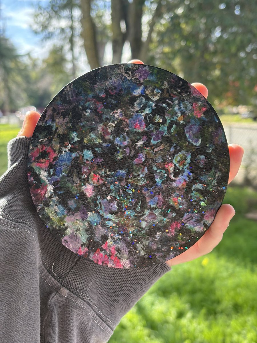 KILI 🎨 tweet media