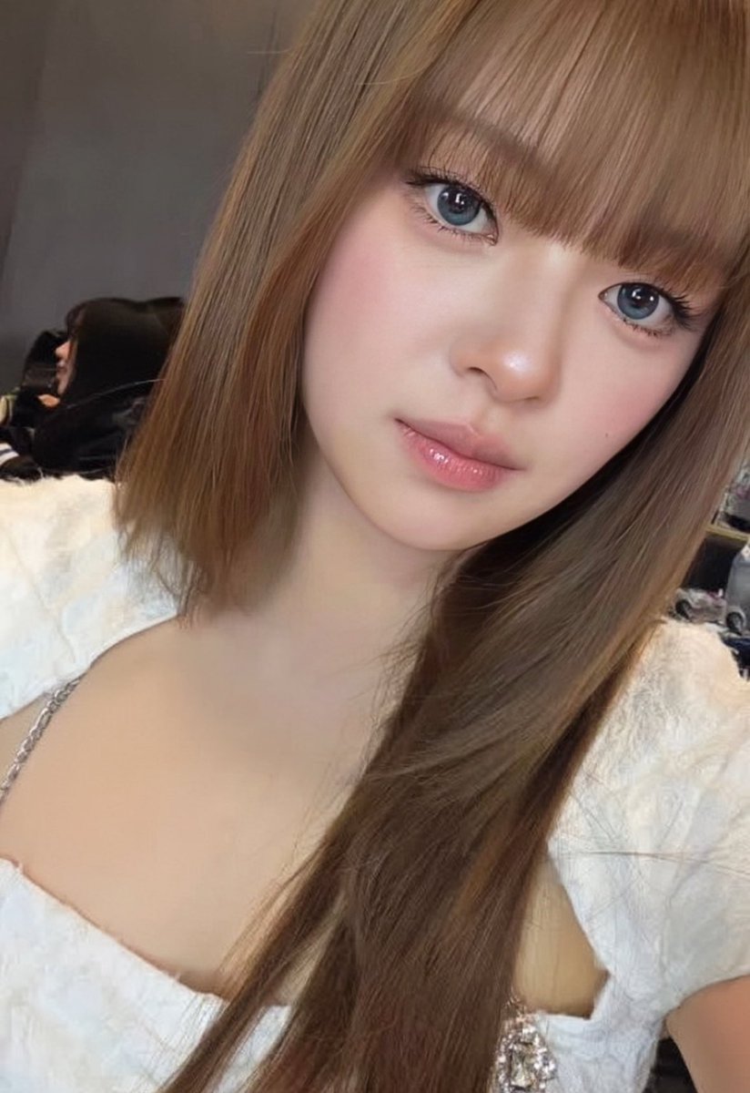 catmilkies's tweet photo. insane case of doll-face syndrome https://t.co/9Z1nY3hYjf