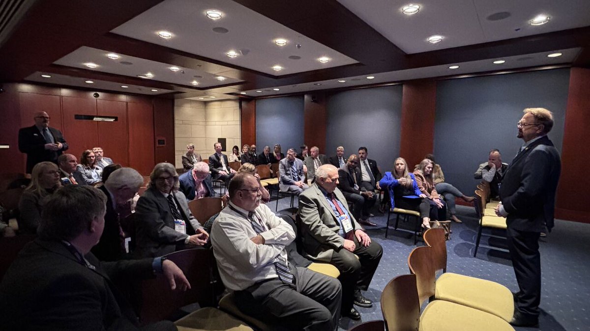 TheCCUL's tweet photo. Our Carolinas coalition is moving through a full Hill Hike Day at #GAC2026 with productive meetings already underway and more ahead. 🤝 Follow @CCULAdvocacy for highlights from each visit as they champion the priorities of #CarolinasCreditUnions. #CCULatGAC https://t.co/7o5Ssdrbvb