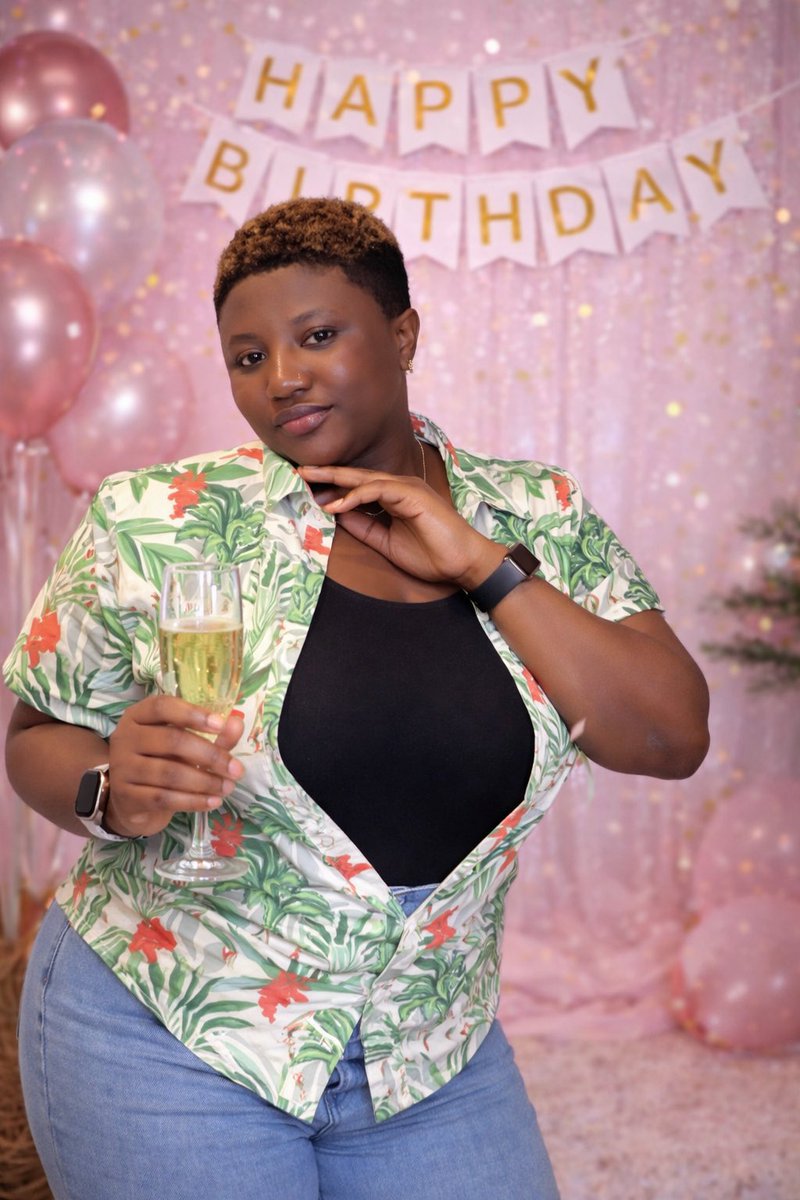 morenikejasake's tweet photo. Happy birthday my sponsor 😍my woman ❤️wishing you long life and prosperity olori mi @ojb_ade ❤️ https://t.co/SzU83fXvmr