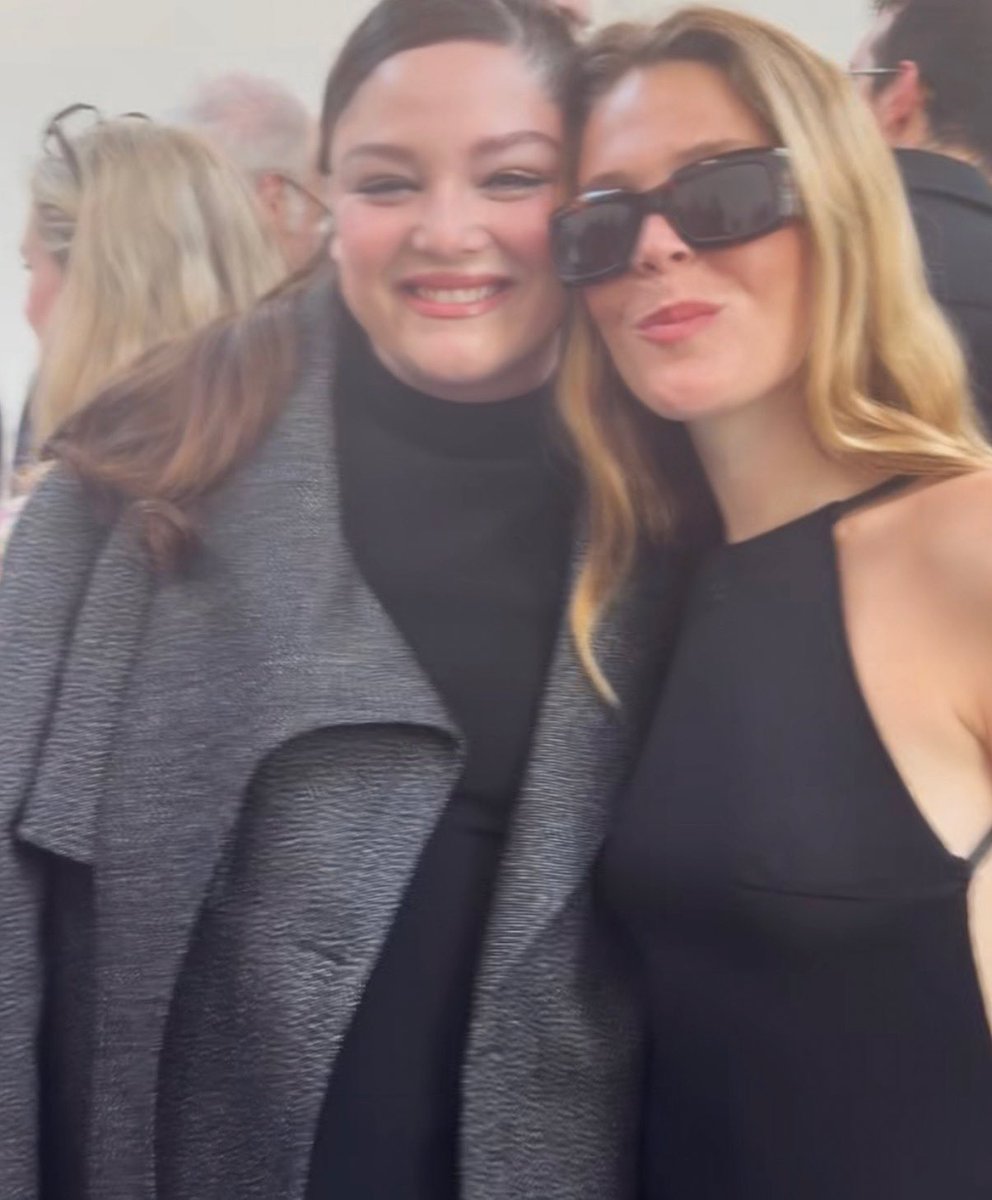 tmbnLNR's tweet image. Maggie Rogers y Meg Stalter esto fue para mi !!!