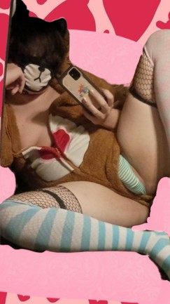 Percie_Femboy's tweet photo. Imma care bear :p get it?

#gay #mlm #femboy #chubby #bear #feet #footfetish #gayfeet #bulge #gaybulge #ass #gayass https://t.co/h0vkKJbTLC