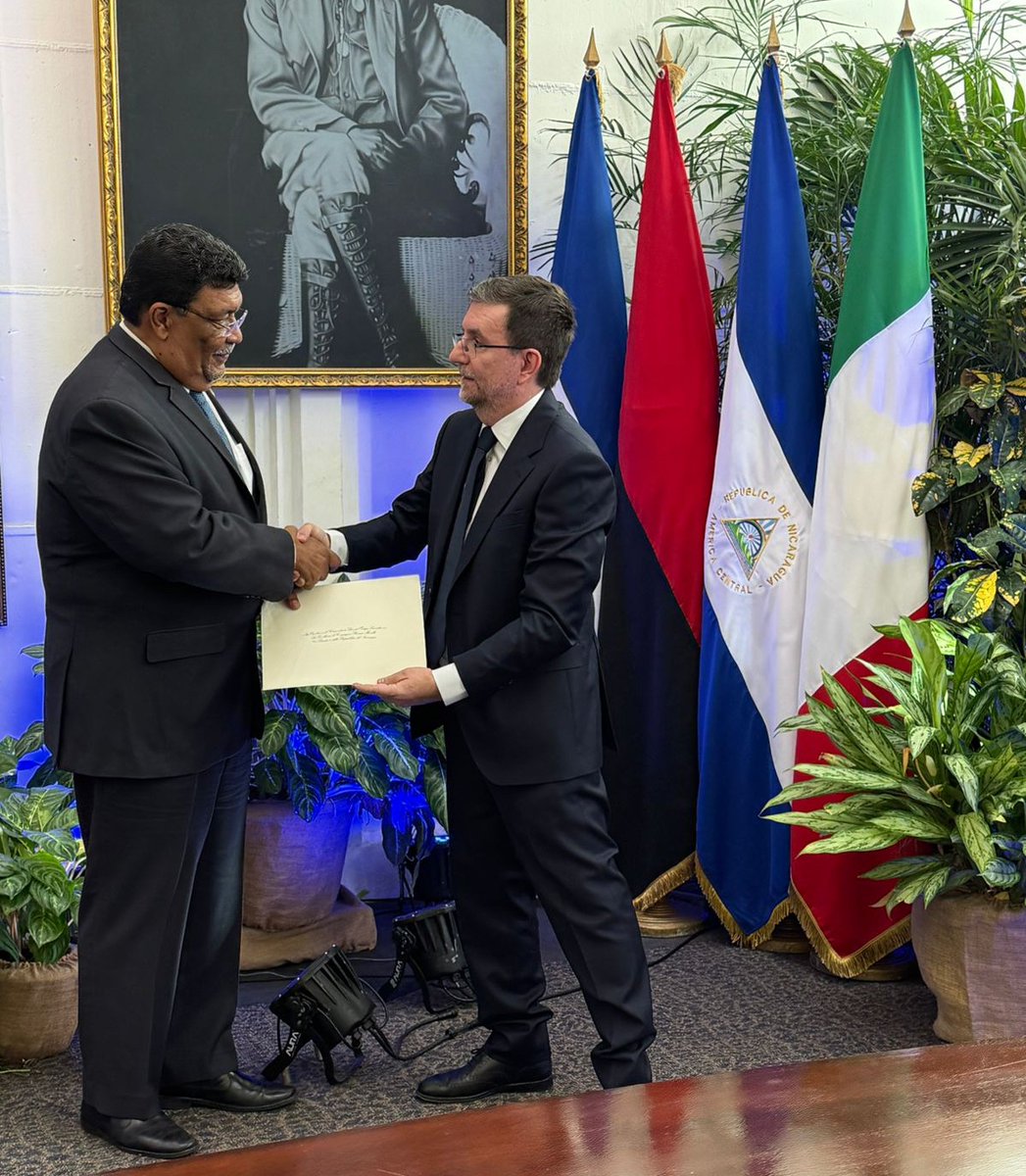 En la Cancilleria de la Republica de Nicaragua, el Embajador Edoardo Pucci presentó las Copias de Estilo al Ministro de Relaciones Exteriores, Valdrack Ludwing Jaentschke Whitaker. Con el deseo de mantener y reforzar las relaciones de amistad entre Italia y Nicaragua.  🇮🇹🤝🇳🇮