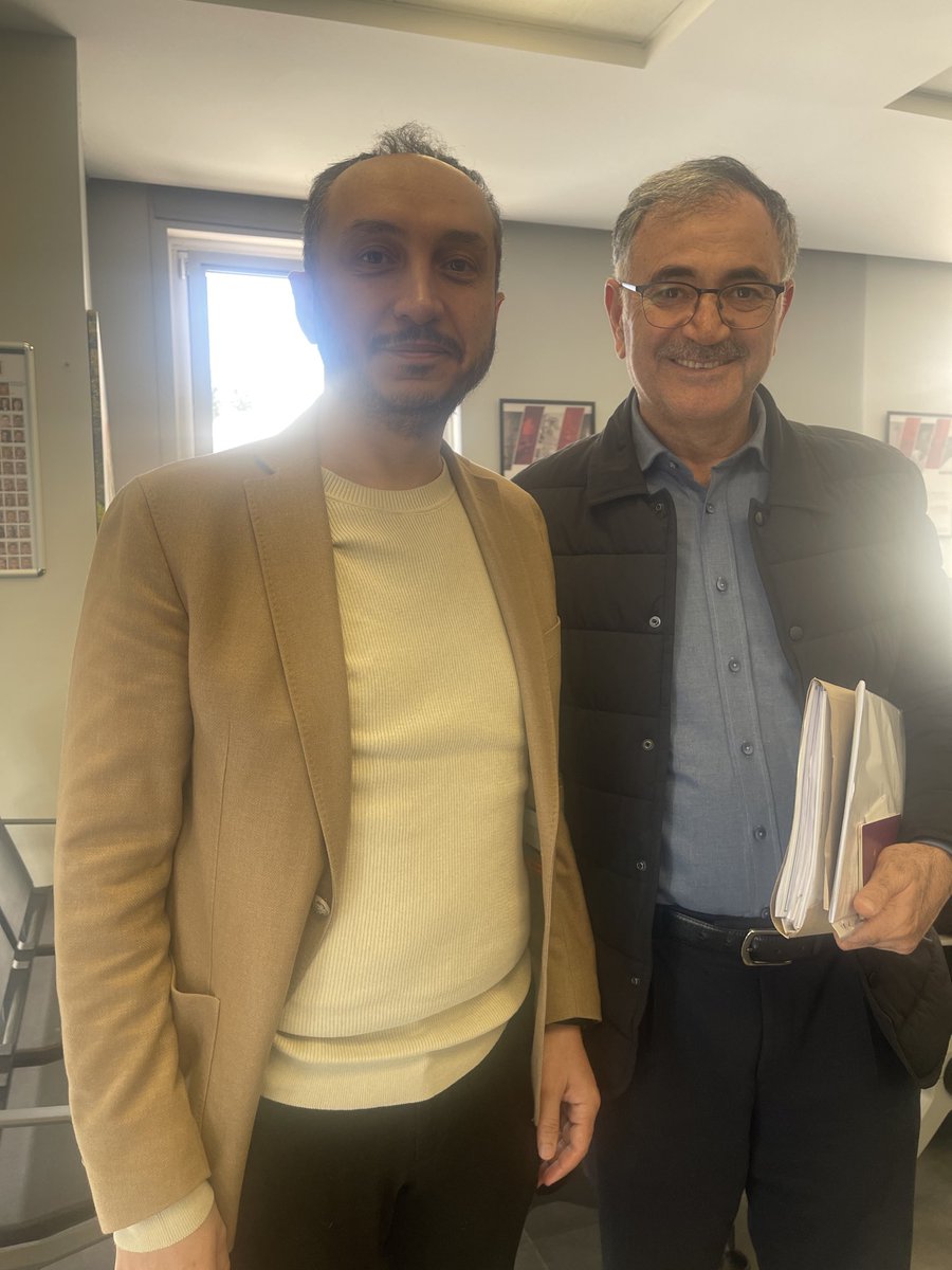 Üsküdar’ın efsane belediye başkanı desem abartmış olmam. Mustafa Kara Ağabey ile tevafuk.