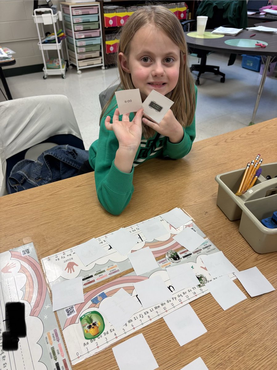 rmfisher76's tweet photo. These 1st graders are having a blast playing the memory game, matching different ways to tell time! ⏰👦👧 Not only is it fun, but it also helps improve their focus, memory, and critical thinking skills. #MathRocks @MVESGainesville 🕰️⏱️⌚️ https://t.co/Y1CYB7pNwa