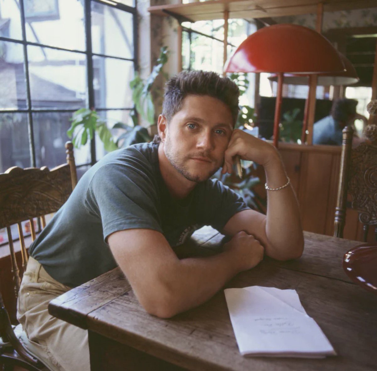 tastessoniall's tweet photo. you are the prettiest man i have ever laid eyes on https://t.co/yId55eccdf