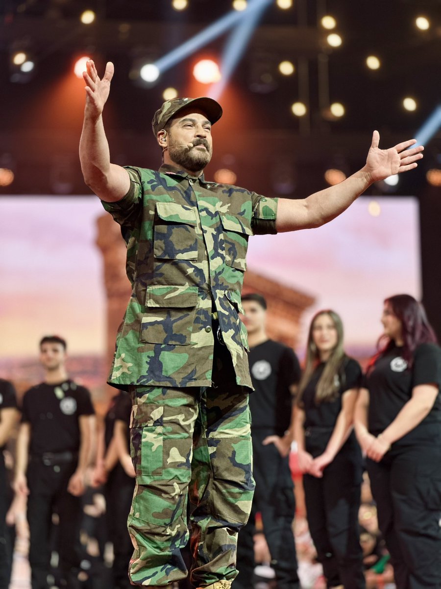 WissamRHanna's tweet photo. حلقتي الليلة موقف ، 
وتحية لكل بطل و بطلة بهالبلد مقرر انو يكفي 
و لنقول هالبلد باقي باقي باقي 
#أكرم_من_مين  #وسام_حنا 
@LBCILebanon https://t.co/oDj2CeDBny