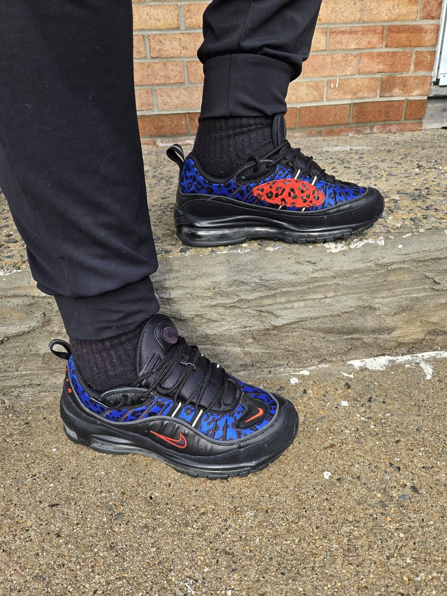 trudyspeaks's tweet image. 👟: Air Max 98 'Black Leopard'
.
.
.
#MarchMAXness #airmax  #airmax98 #everythingairmax #airmaxeveryday  #nike #nikerunning #checksoverstripes #SNKRSKICKCHECK #snkrsliveheatingup
@hisexcellence79
