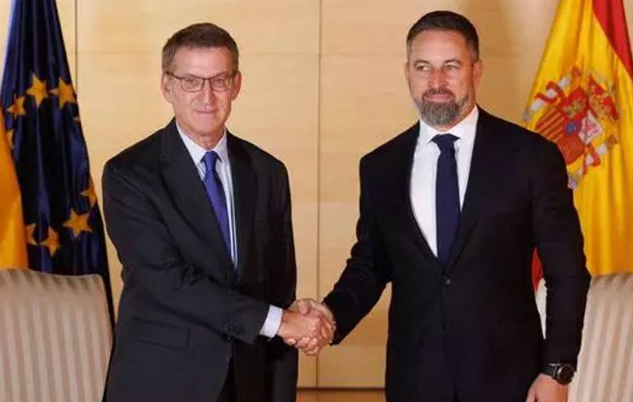 FuckNaziss's tweet photo. Pedro Sánchez ha demostrado ser un gran líder para España y Europa.  Le odian tanto porque saben que está haciendo lo correcto y eso jode a la fachosfera.  Imaginaros todas estas crisis con el dúo sacapuntas. https://t.co/GmKdWfYdtV