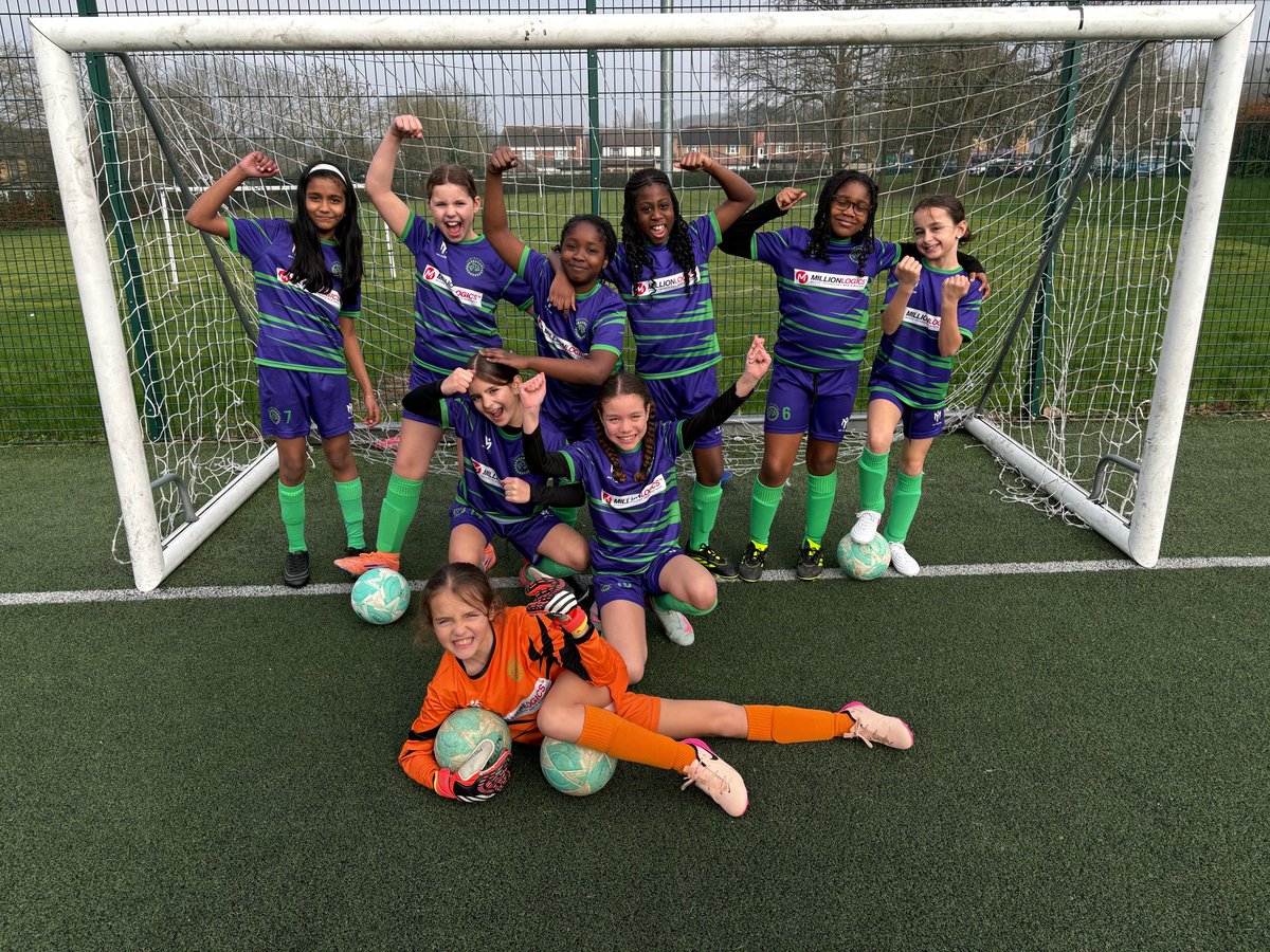 That winning feeling 😃💜💚

The girls football team won their first league match with a 2-1 win 💪⚽️

Thank you to Lincewood who were great hosts and had a brilliant game too 👏 

#wearechapelhill #thisgirlcan