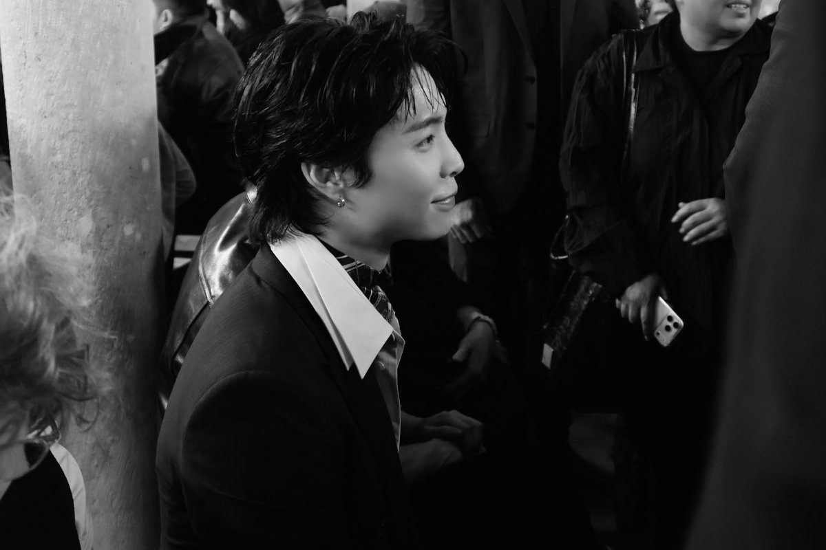 johnnyjsuh_ig's tweet photo. @acnestudios 260305 nct 인스타 #쟈니

#AcneStudiosFW26XJOHNNYSUH #AcneStudios #JOHNNY @acnestudios

🔗 https://t.co/co7sDTira9 https://t.co/xqmWAgvACp