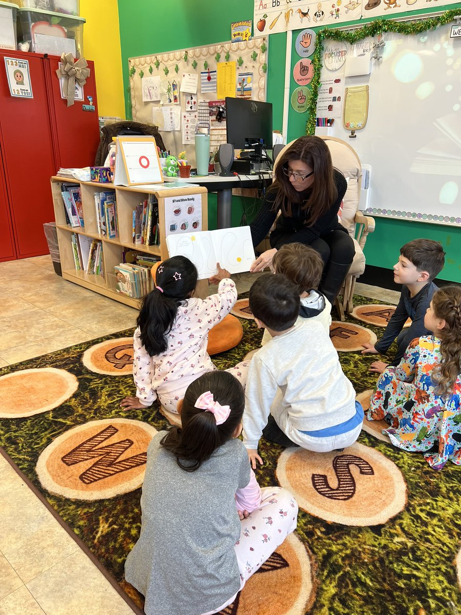 Ms. Dipaoli 🍎🖍❤️ tweet media