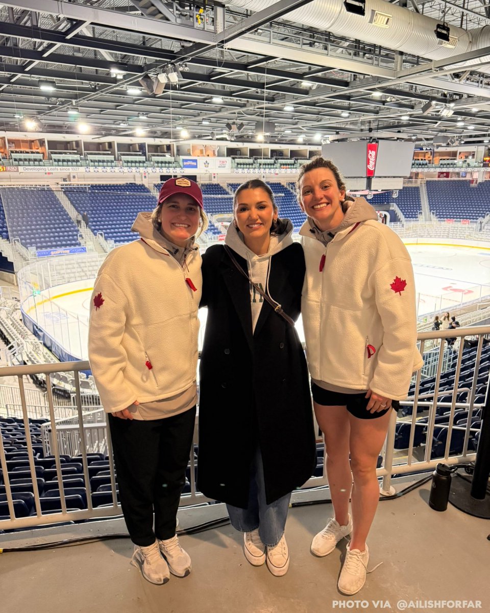 Dear Hudson, you know wearing a Victoire jersey is the only right choice! See you at a Victoire game or in Boston on April 11 😉