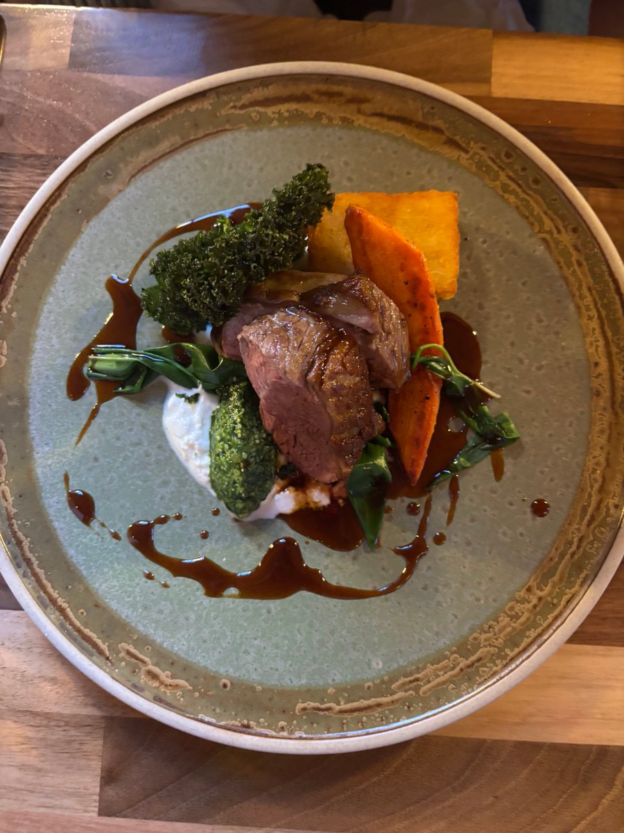 ContiniBites tweet media