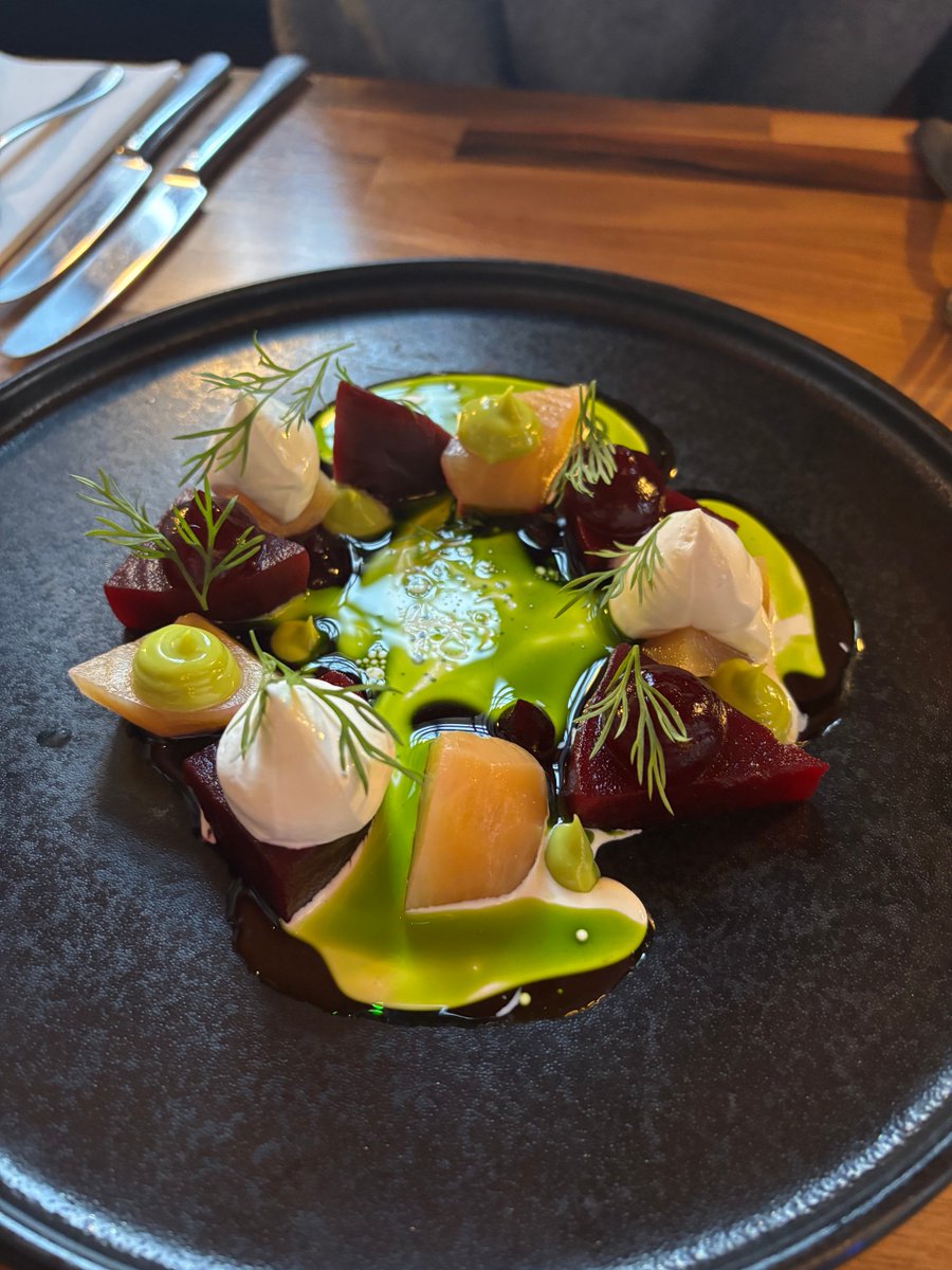 ContiniBites tweet media