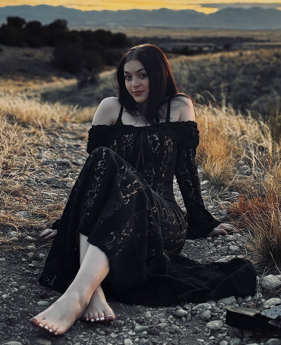 Goddess Lynnie (@Putrid_Bunny1) / Posts / X