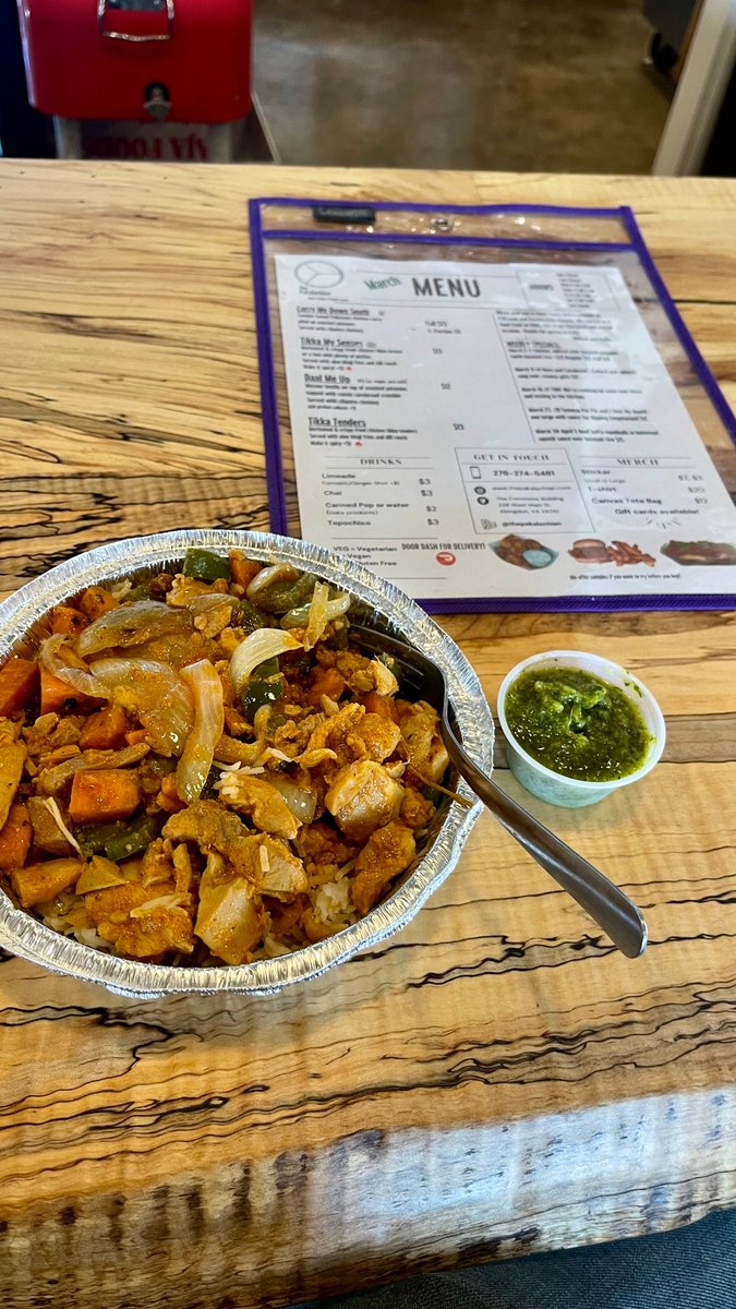 socucuisine's tweet image. Lunch at The Pakalachian in Abingdon, VA! JalCrazy chicken was light, super flavorful with just the right kick—perfect lunch that didn't leave me tired. Pakistani-Appalachian fusion magic!
#AppalachianFood #EatLocal #SupportLocalFarms #Bluegrass #SouthernCulture