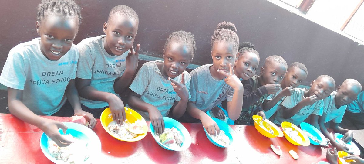 daschools's tweet photo. Today we take you inside our school #Lunchtime, a moment of nourishment &amp; bonding.

We understand that a well-fed learner is a focused learner.

𝐆𝐞𝐭 𝐢𝐧 𝐭𝐨𝐮𝐜𝐡 𝐯𝐢𝐚 𝟎𝟕𝟕𝟔 𝟖𝟖𝟖 𝟖𝟒𝟔 𝐨𝐫 𝟎𝟕𝟓𝟖 𝟖𝟎𝟑𝟔𝟕𝟖 𝐭𝐨 𝐤𝐧𝐨𝐰 𝐦𝐨𝐫𝐞!

#SchoolLife #HealthyLearners https://t.co/Piw4AMfmCW