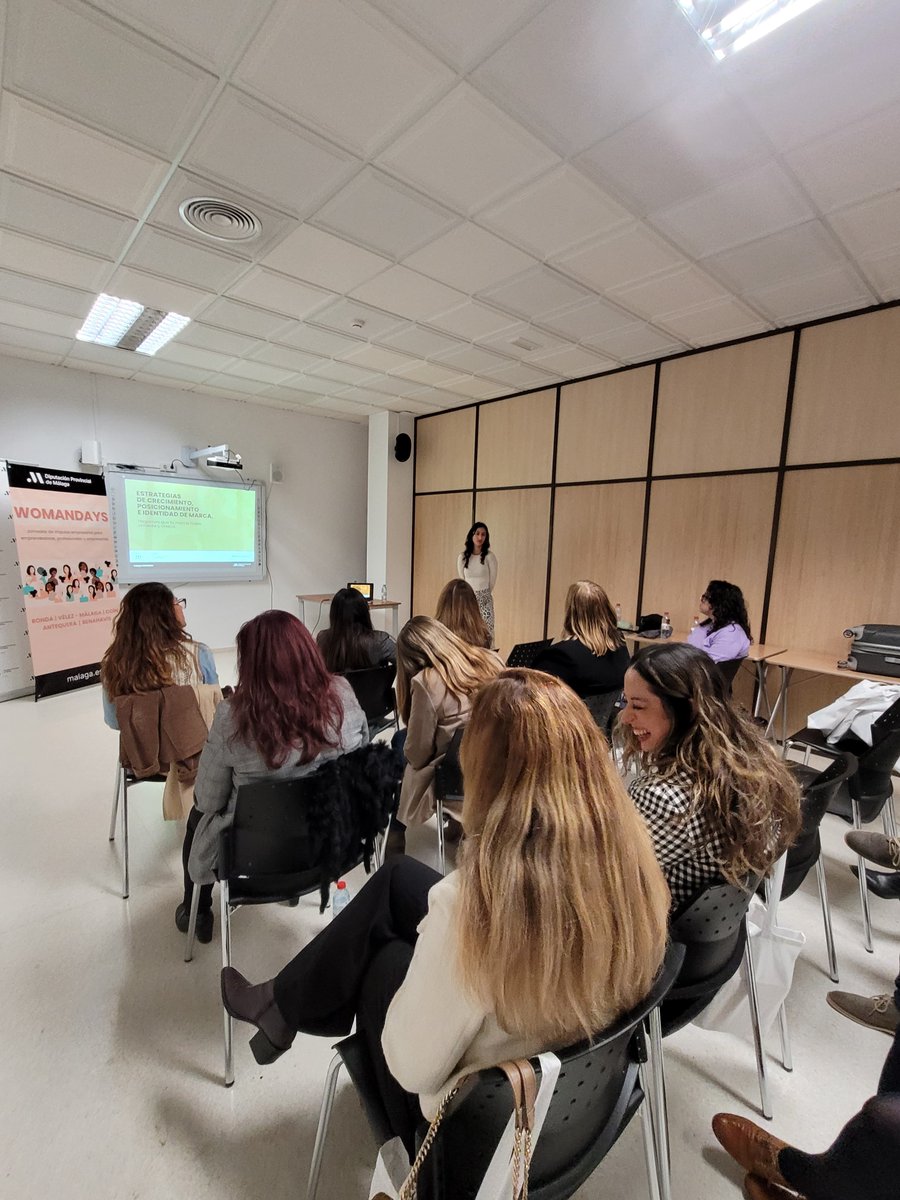 empleaMLG's tweet image. 🩷 Impulso al talento femenino en #AntequeraNueva jornada de #Womandays  ( @Amupema  + @diputacionMLG ) con formación en:

🔹 Estrategias de Crecimiento y Posicionamiento
🔹 Ventas y Presencia Digital.
Seguimos apoyando el emprendimiento femenino como motor de desarrollo.