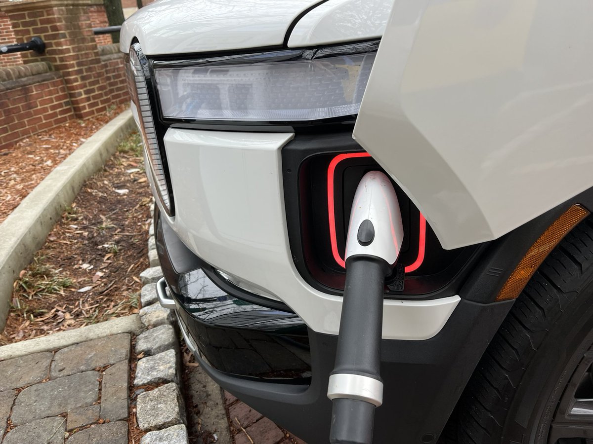 PlugInSites tweet media