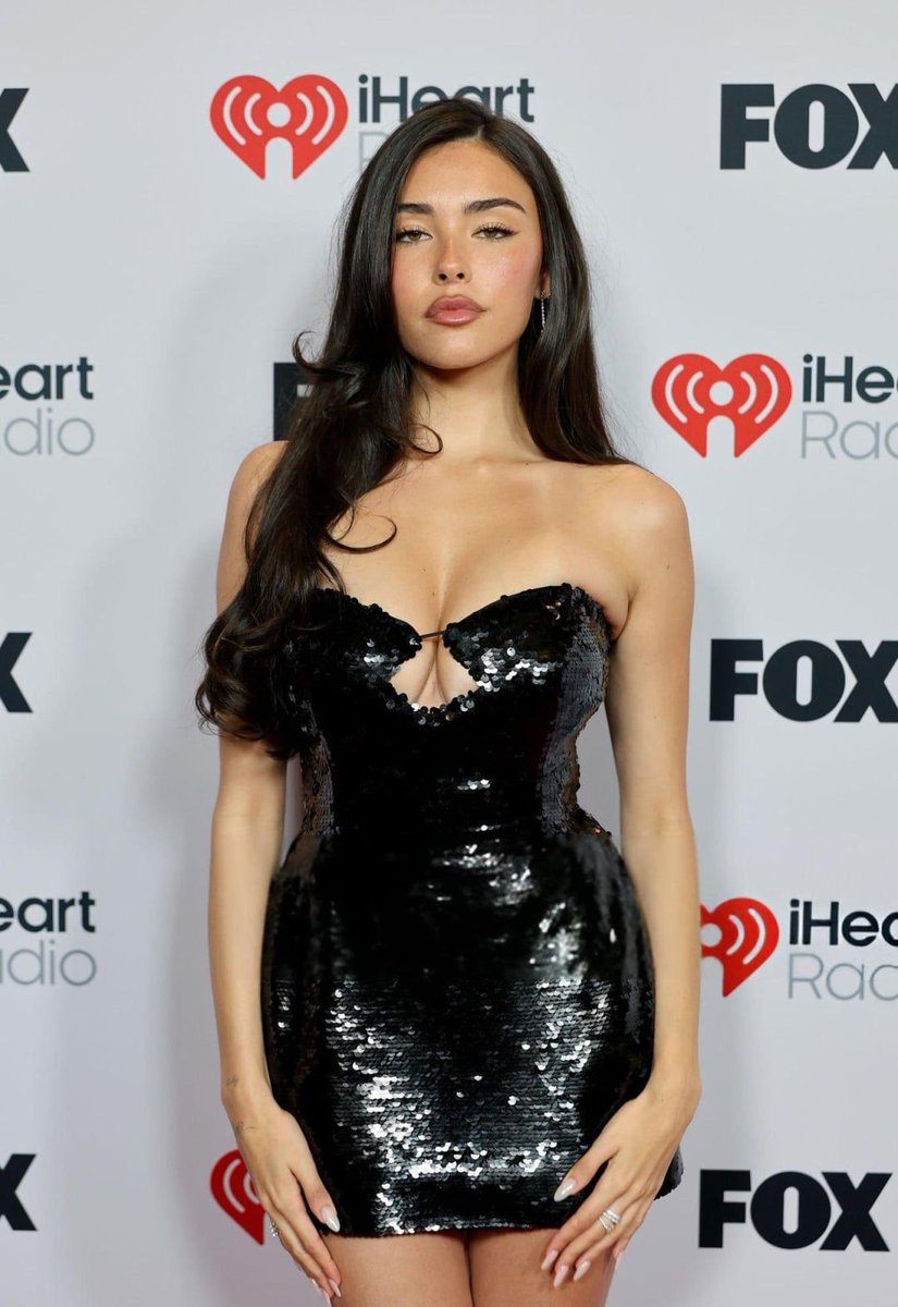 IslaSterling's tweet photo. Madison Beer is simply amazing 😭❤️ https://t.co/imesumxDvZ