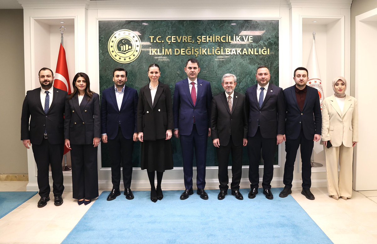 cemrevakfi's tweet photo. Çevre ve Şehircilik Bakanımız Sayın Murat Kurum’u ziyaret ettik.

Görüşmede, COP31 sürecine ilişkin hazırlıklarımız ve çevresel sorumluluk alanlarımız üzerine kapsamlı değerlendirmelerde bulunduk.

Doğaya, şehre ve geleceğe dair sorumluluğumuzu; ortak akıl, somut adım ve sürdürülebilir etki perspektifiyle kararlılıkla sürdürmeye devam ediyoruz. 🌱

@murat_kurum