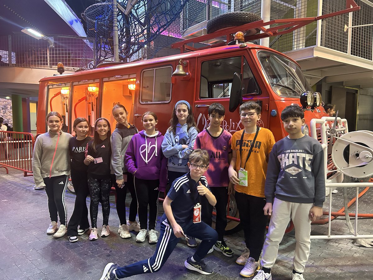 CEIPVdeSacedon's tweet image. 🚍 Excursión a Micropolix

Hoy hemos visitado Micropolix, una ciudad donde nuestros alumnos han podido experimentar distintas profesiones y aprender cómo funciona la sociedad… ¡mientras se divertían!

#Micropolix #ExcursiónEscolar #AprenderJugando #Conexiones2030