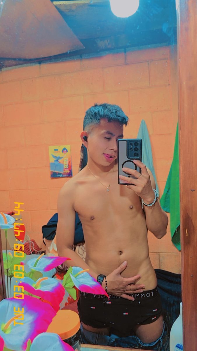 AChingoo99062's tweet photo. Si tu fueras my novio me cuidarias como se deve 💔👉🏳️‍🌈🏳️���🌈🇬🇹 https://t.co/whb9W4G827
