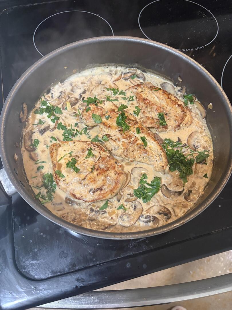 homevsfastfood's tweet photo. [Homemade] Chicken breast with mushrooms and white wine sauce
👉 https://t.co/J4kfnLdrNE
#HomemadeDelight #ChickenBreast #MushroomSauce #WhiteWineCooking #ChefAtHome #homecooking #food #recipes #foodpic #foodie #foodlover #cooking #hungry #goodfood #homecookingvsfastfood https://t.co/ICyOTvrYFQ