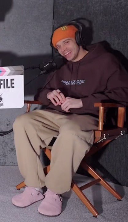 bez i love you with my whole heart but wtf are them shoes 😭😭