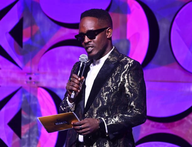 zele_banty's tweet photo. Ladies and gentleman i present to you the yardstick to measure hip hop greatness. @MI_Abaga   The legend himself. He’s take on hip hop is order. 
The man who single handedly crown kings and it’s binding. Retweet till Cyrus tha Virus cries. 
Thank you. https://t.co/O2jhKjOd1A