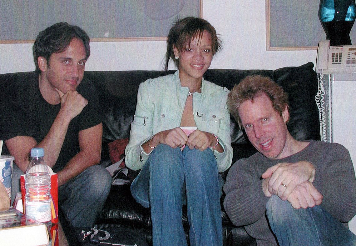 <a href="/lovess_pinkgurl/">🎀🧁</a> Ya’ll say anything on this app. 

Teirra had all the writers in the beginning. Jay z was in the studio with her for her first album. 
Rihanna worked on her first album with Evan Rogers ( the producer who discovered her in Barbados) and Carl Sturken. 

Teirra had the budget given