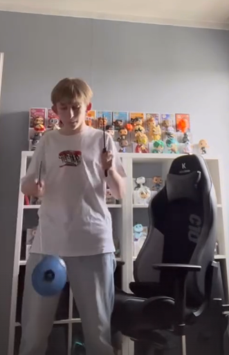 X6 GlaydxX tweet media