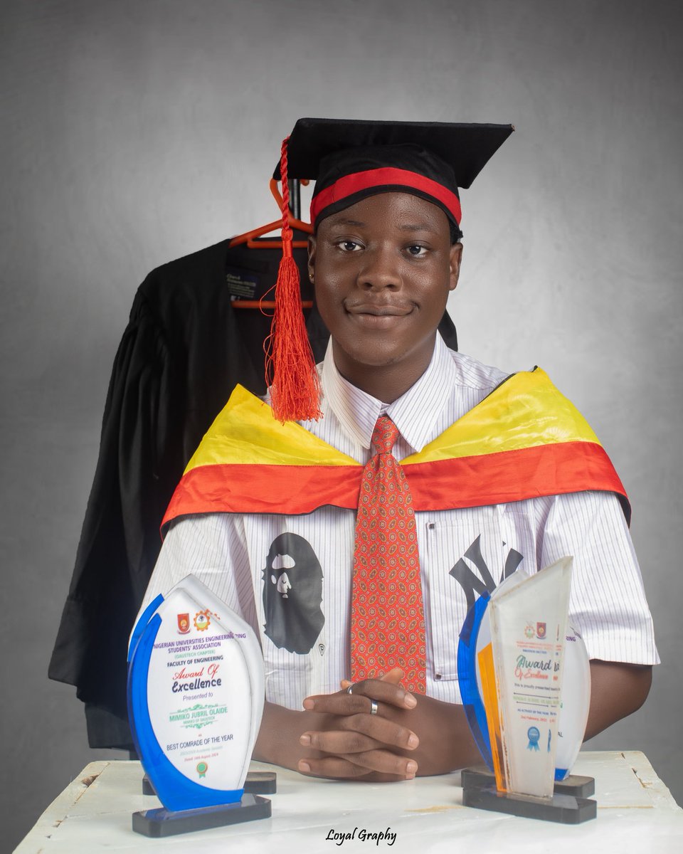 Ghost6__9's tweet photo. It’s convocation o’clock.

Today, I walked away from the four walls of the university not just with a degree, but with scars, strength, and a story only God could write.

The journey was never smooth. It was heavy. It was lonely. It was painful.

In 300L, I lost my Dad with him https://t.co/1U90QNaYjQ