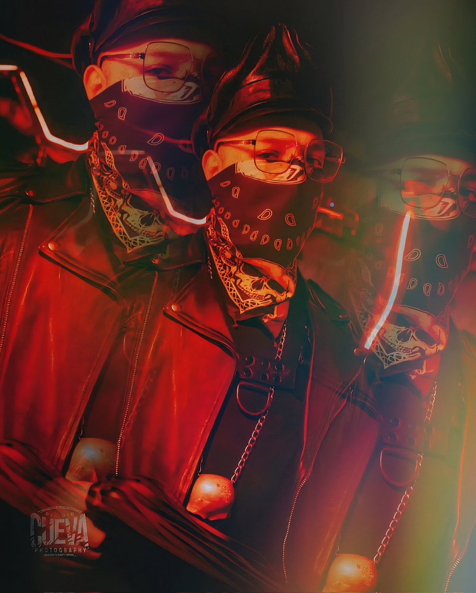 ..... De rodillas, inútil!

📷 <a href="/cuevadeloso_/">Cueva del Oso</a>